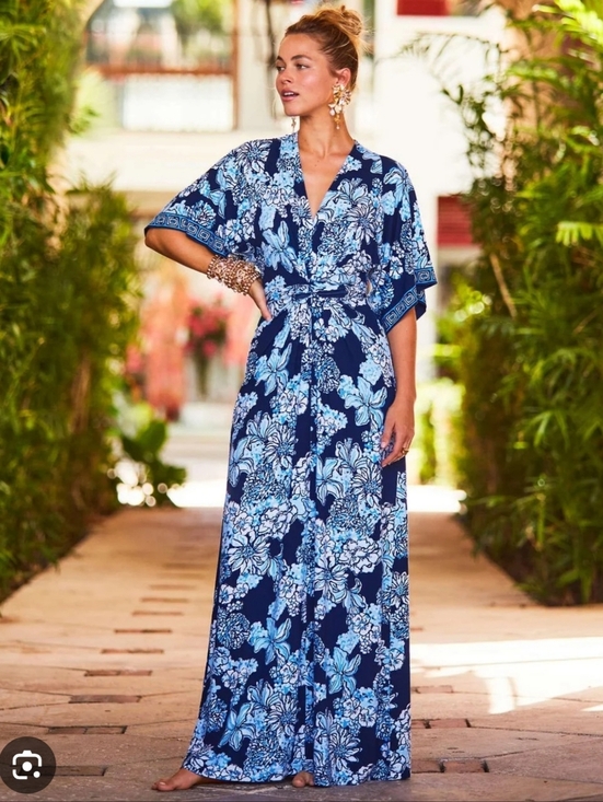 Lilly Pulitzer Dresses & Skirts - Lilly Pulitzer Navy Blue Floral Maxi Dress